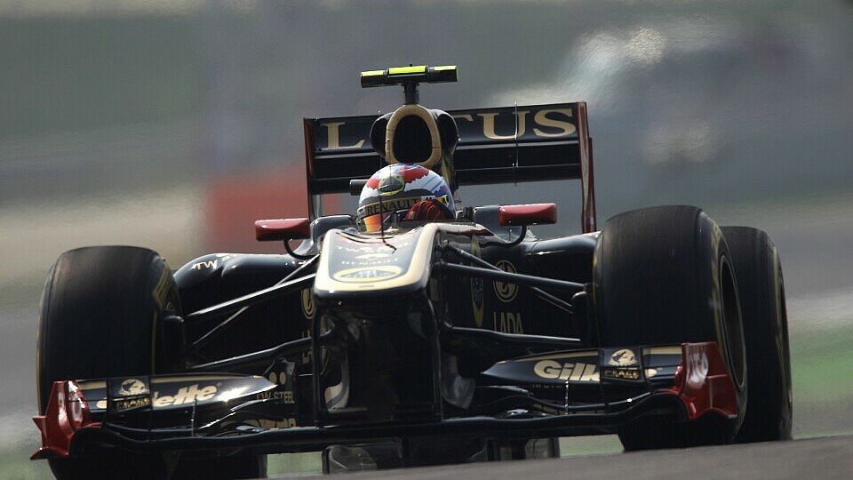 Vitaly Petrov warf die Punkte an der Box weg, Foto: Lotus Renault