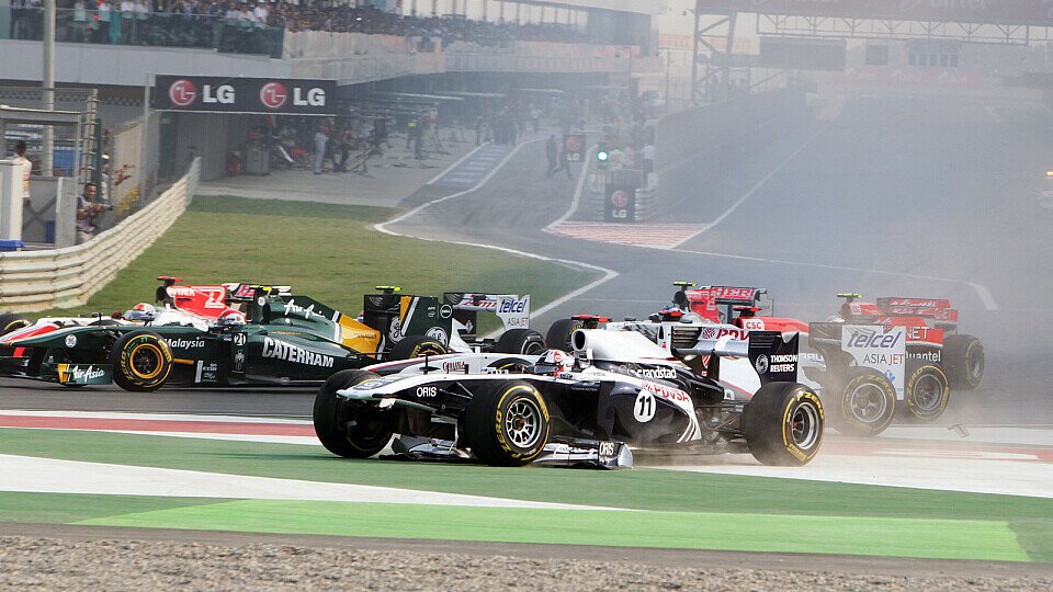 Rubens Barrichello zerstörte sich in der ersten Runde den Frontflügel, Foto: Sutton