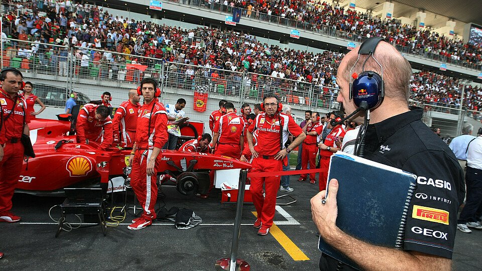 Offenbar wollte Ferrari viel Geld für Adrian Newey ausgeben, Foto: Sutton