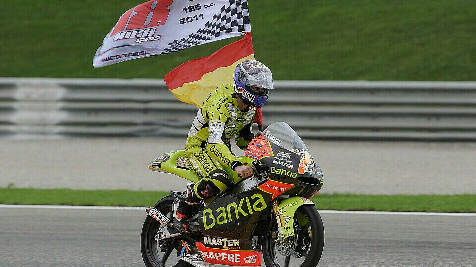 Nicolas Terol feierte 2011 in Valencia den Titelgewinn in der 125cc-Klasse, Foto: Milagro