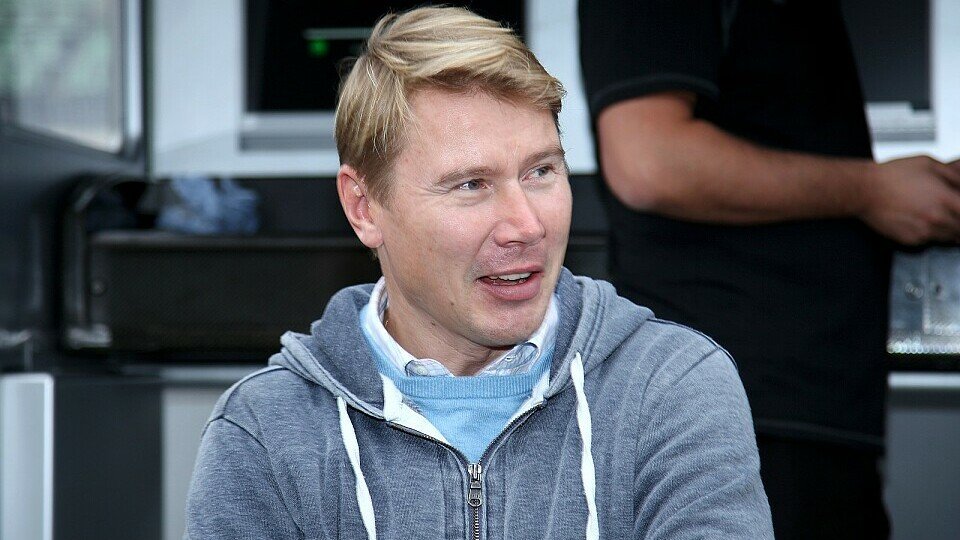 Eine knappe Mehrheit der Leser ist dafür, dass Mika Häkkinen in die DTM zurückkehren sollte, Foto: Sutton