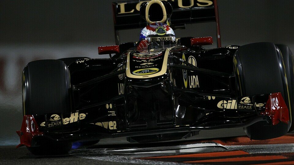 Vitaly Petrovs Flügel blieb 55 Runden lang zu, Foto: Lotus Renault