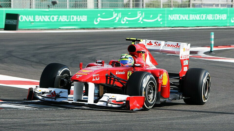 Felipe Massa war wieder mit dem alten Frontflügel unterwegs, Foto: Mercedes GP