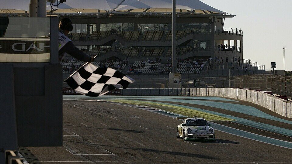Rene Rast hat den Saisonabschluss des Porsche Supercup gewonnen, Foto: Porsche