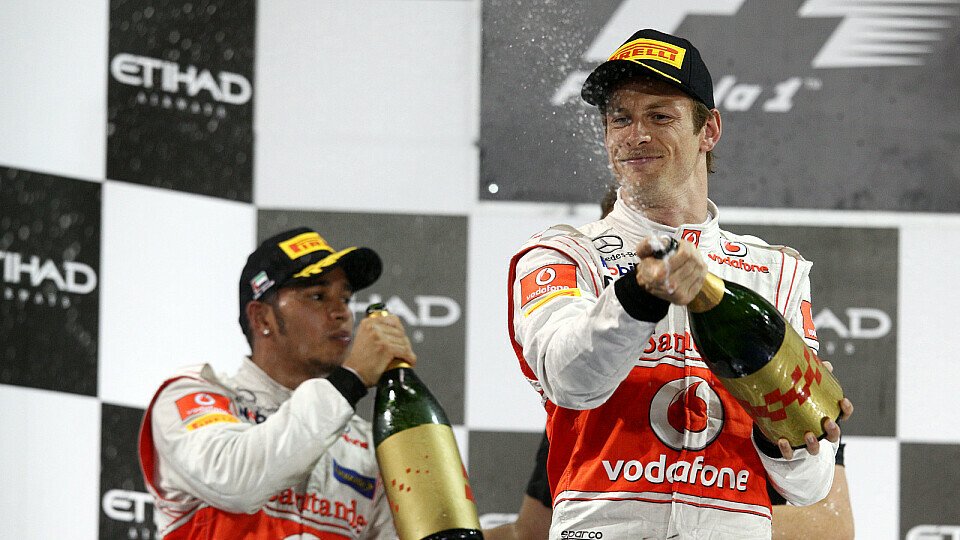 Nur der Sieg ist das Ziel - die McLaren-Stars wollen auch zum Saisonabschluss in Sao Paulo wieder mit Schampus spritzen, Foto: Sutton