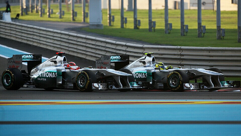 Mercedes will in die Top-6: Nach dem internen Zweikampf von Abu Dhabi möchte man nun auch wieder die Konkurrenten attackieren, Foto: Sutton