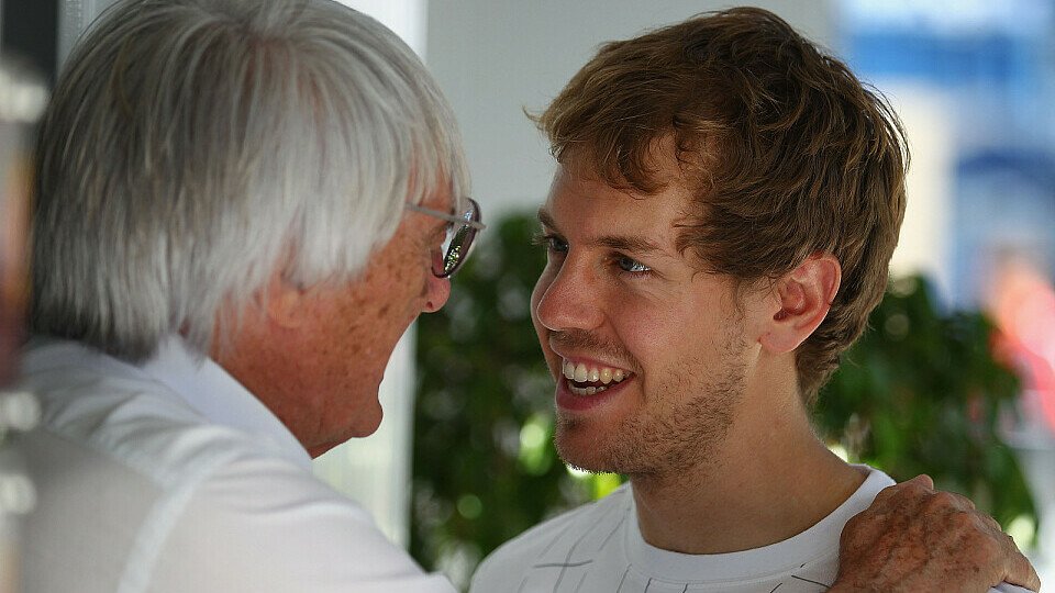 Bernie Ecclestone würde sich wünschen, dass Sebastian Vettel eine mögliche WM-Feier 2012 lange hinauszögert, Foto: Red Bull
