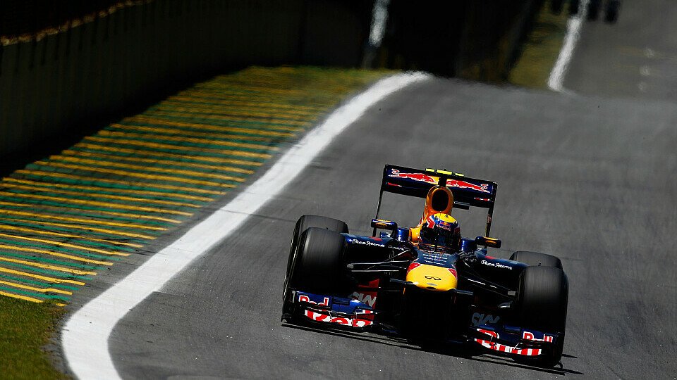 Allein auf weiter Flur: Mark Webber war beim Saisonfinale nach Sebastian Vettels Problemen nicht mehr zu stoppen, Foto: Red Bull