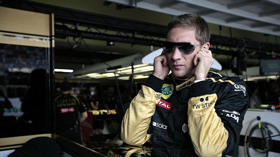Fährt Vitaly Petrov auch kommende Saison für Lotus Renault?, Foto: Lotus Renault