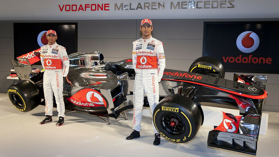 Der neue MP4-27 hat es McLaren-Pilot Lewis Hamilton angetan, Foto: McLaren