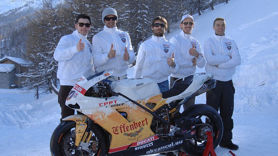 Das Effenbert Liberty Racing Team stellte sich der Öffentlichkeit und dem Schnee, Foto: Effenbert Liberty Racing Team
