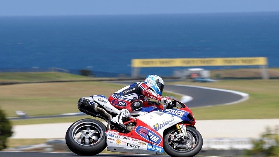Carlos Checa dominierte den dritten Testtag auf Phillip Island, Foto: Althea Racing