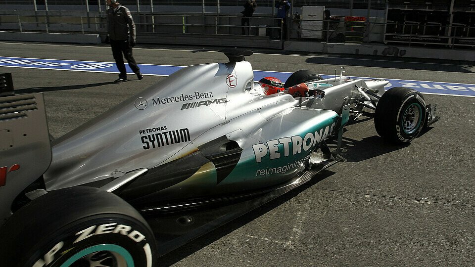 Auch weiterhin dürfen die Formel-1-Boliden mit 100 km/h durch die Box rasen, Foto: Mercedes AMG