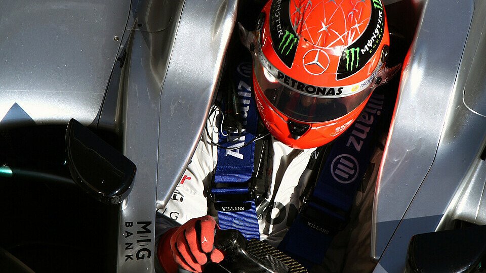 Vorsichtiger Optimismus im Cockpit: Schumacher sieht Mercedes 2012 auf dem Vormarsch, Foto: Sutton