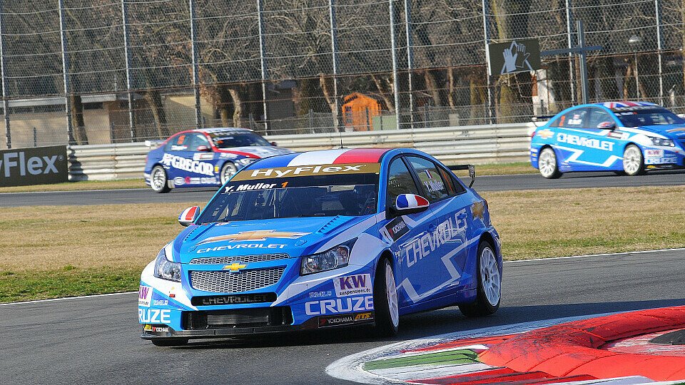 Yvan Muller fuhr eine starke erste Rennhälfte, Foto: WTCC