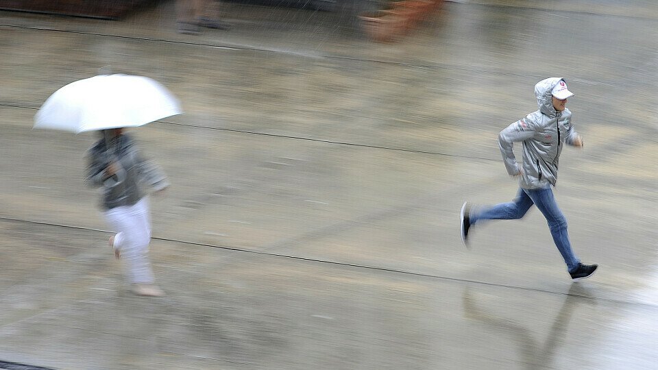 Keine Angst vor Hitze oder Platzregen: Michael Schumacher, Foto: Sutton