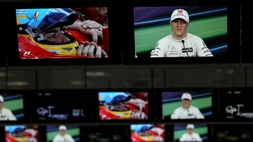 Viele Augen sind am Sonntag auf Michael Schumacher gerichtet, Foto: Sutton