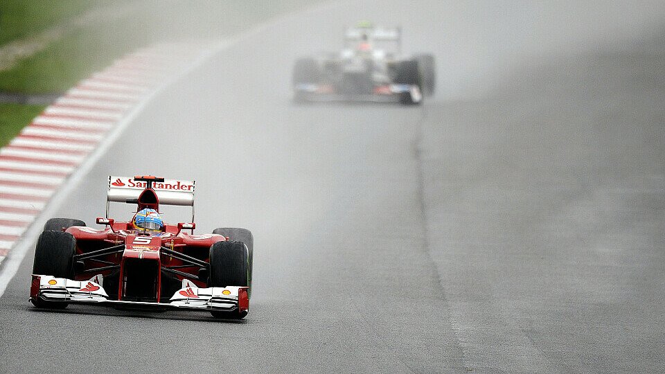 Fernando Alonso feierte seinen dritten Malaysia-Sieg für das dritte unterschiedliche Team, Foto: Sutton