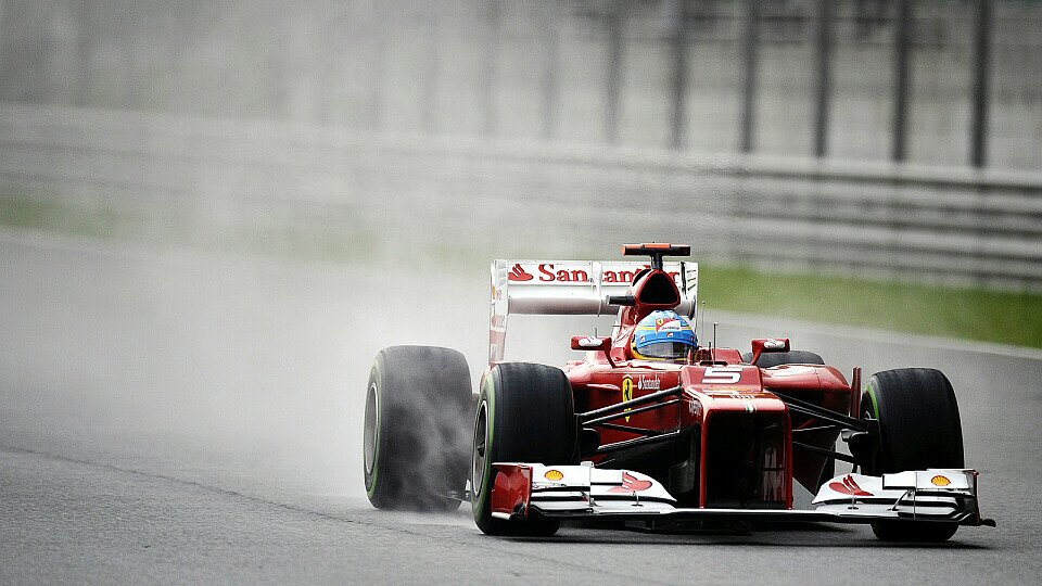 Fernando Alonso musste vor allem in der nassen Anfangsphase aufpassen, Foto: Sutton