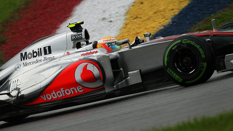 Lewis Hamilton setzt sich deutlich an die Spitze, Foto: Sutton