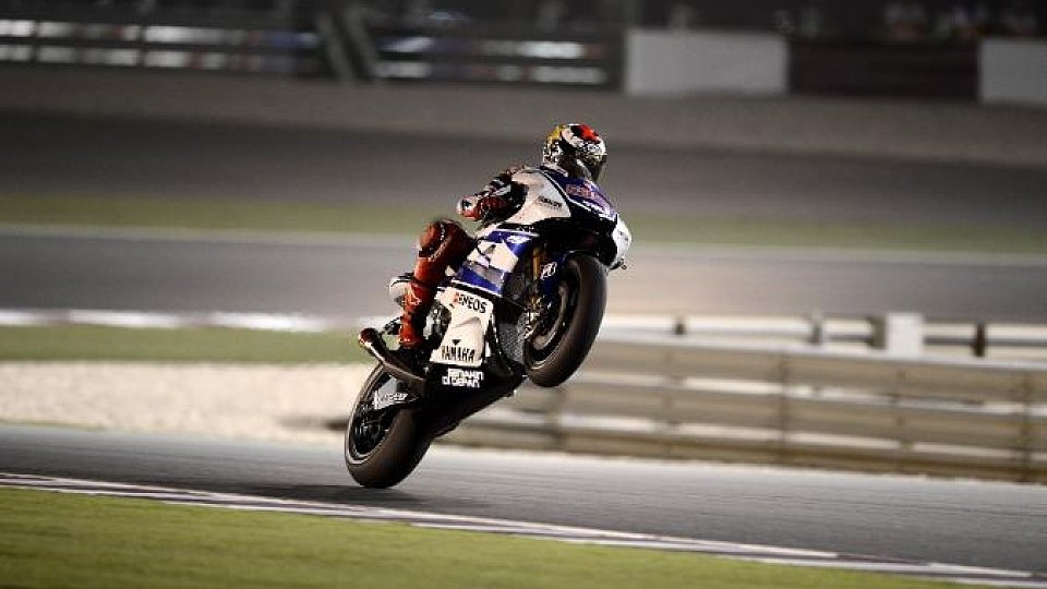 Jorge Lorenzo hat die Führung in Katar übernommen, Foto: Yamaha Factory Racing