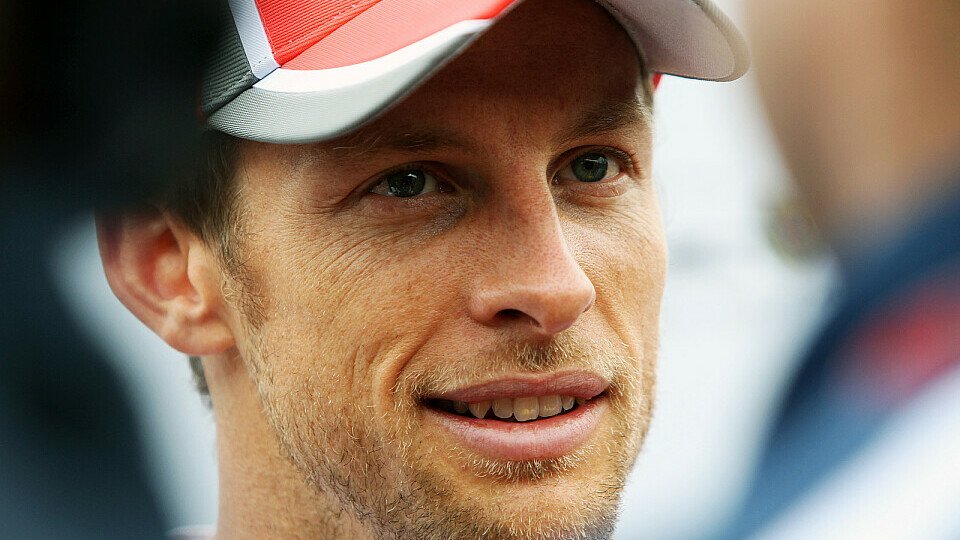Jenson Button hatte in China bislang Glück - im Gegensatz zu dem von Lewis Hamilton hielt sein Getriebe, Foto: Sutton