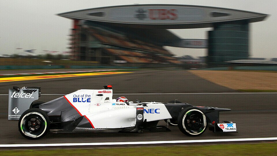 Kamui Kobayashi nimmt den China GP von P3 in Angriff, Foto: Sutton