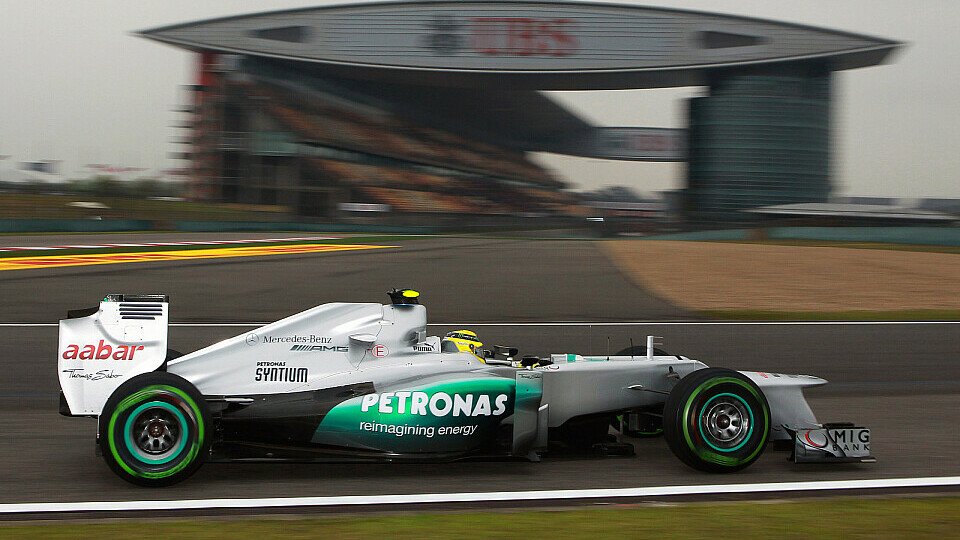 Nico Rosberg hatte noch etwas Probleme mit seinen Vorderreifen, Foto: Sutton