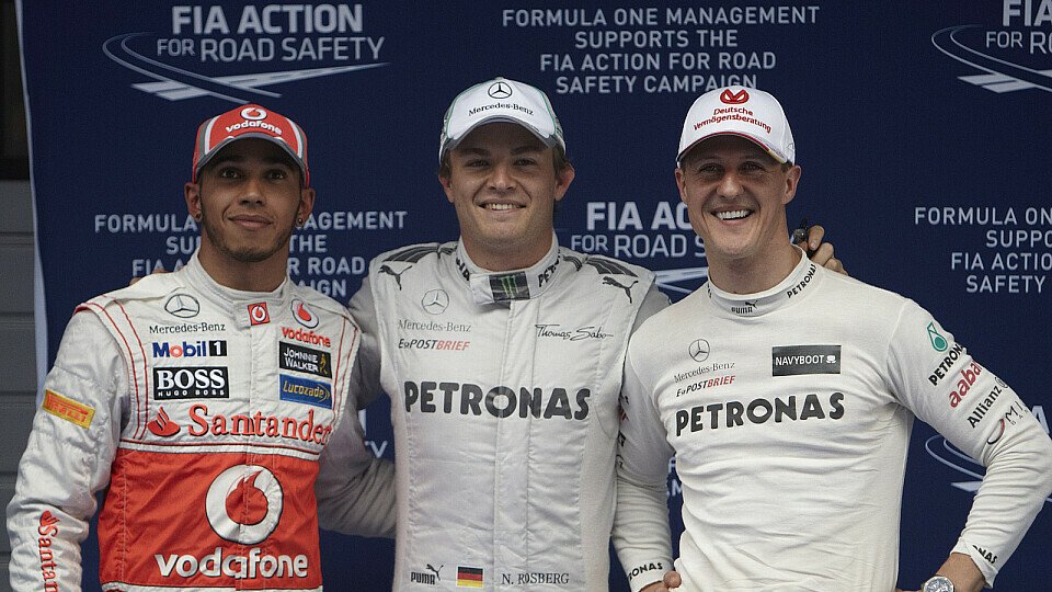 Silberne Strahlemänner: Rosberg freut sich besonders neben Schumacher an der Spitze zu stehen, Foto: Mercedes AMG