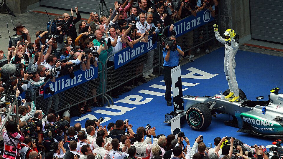 Nico Rosberg gewann sein erstes F1-Rennen im 111. Anlauf, Foto: Sutton