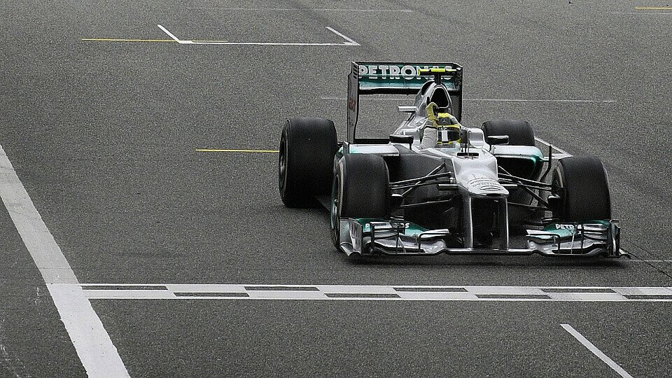Nico Rosberg gewann in China seinen ersten Grand Prix, Foto: Sutton