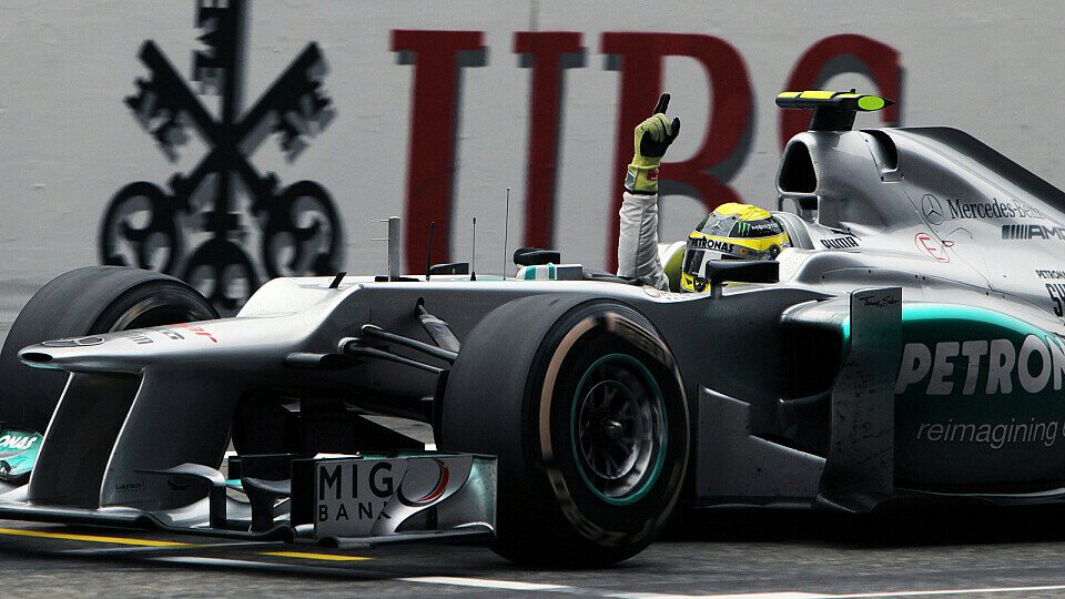 Die Schnapszahl brachte ihm Glück: Im 111. Rennen sicherte sich Nico Rosberg seinen ersten F1-Triumph, Foto: Sutton