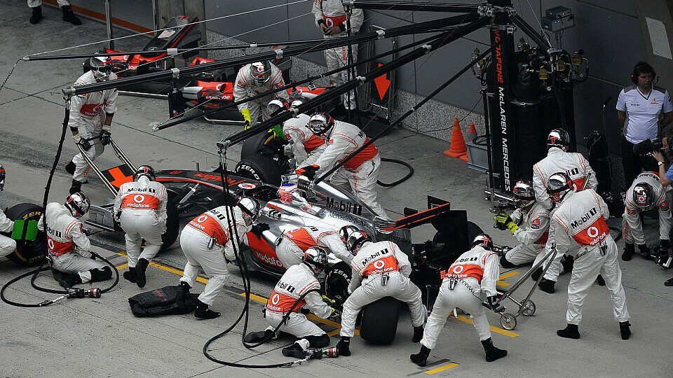 Jenson Button hofft auf ein fehlerfreihes Rennen in Bahrain, Foto: Sutton