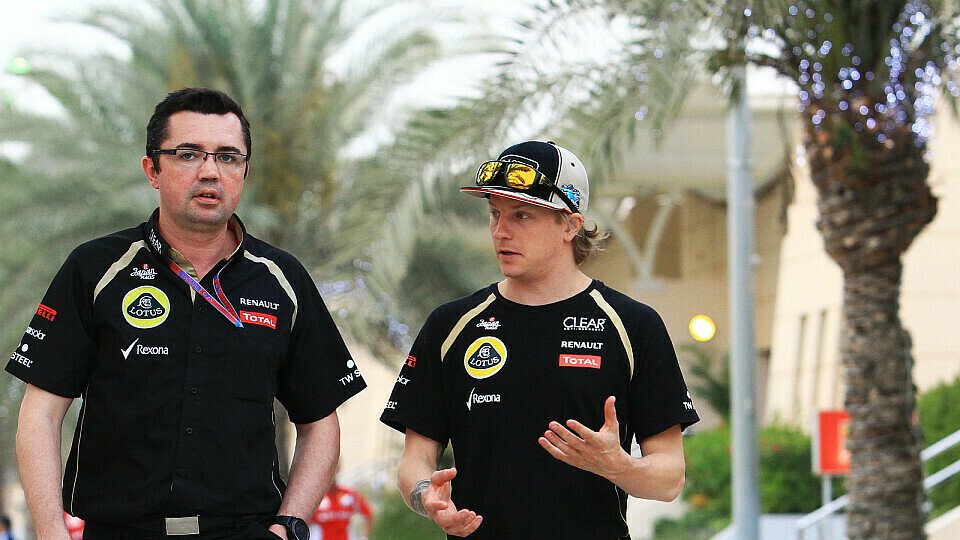 Kimi Räikkönen diskutierte mit Teamchef Eric Boullier über eine Teilnahme an der WRC, Foto: Sutton
