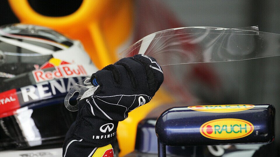 Ein Abreißvisier wurde Fernando Alonso beim Spanien GP zum Verhängnis, Foto: Sutton