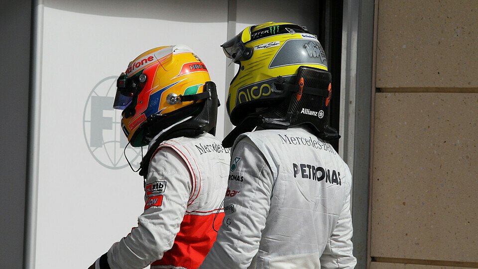 Noch Gegner, bald in einem Team: Lewis Hamilton (links) und Nico Rosberg (rechts), Foto: Sutton
