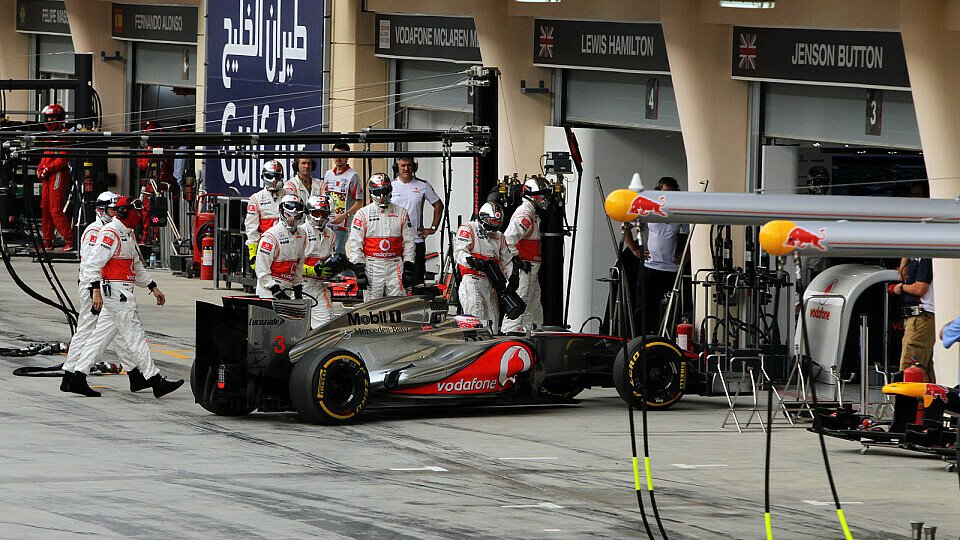 Jenson Button hatte es in Bahrain wirklich nicht leicht, Foto: Sutton