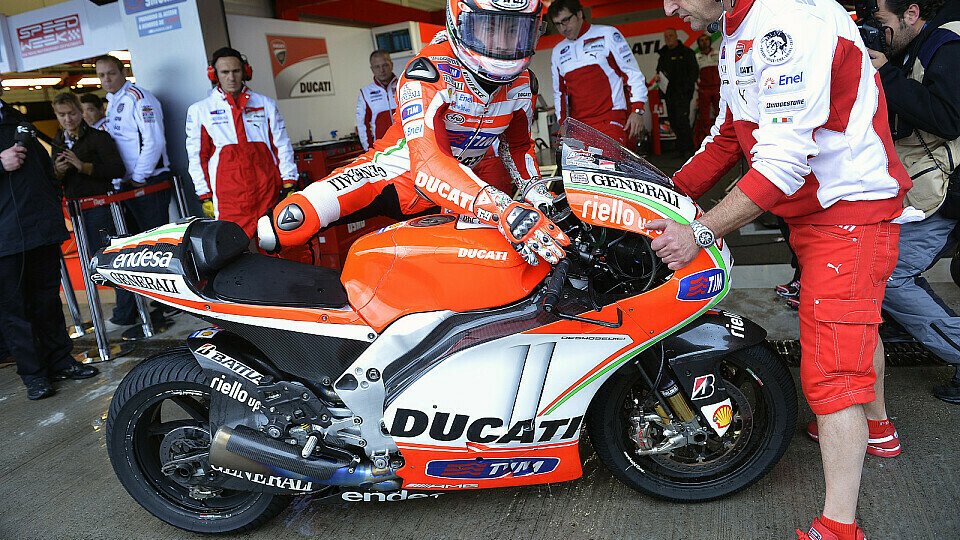 Nicky Haydens Reifen wollen nicht arbeiten, Foto: Ducati