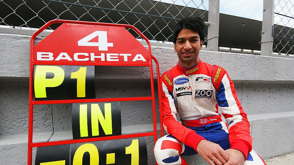 Bacheta darf als Lohn für seinen Titel F1-Luft schnuppern, Foto: Formula Two