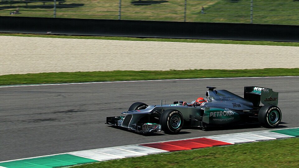 Michael Schumacher will lieber am Auto statt an den Reifen arbeiten, Foto: Sutton
