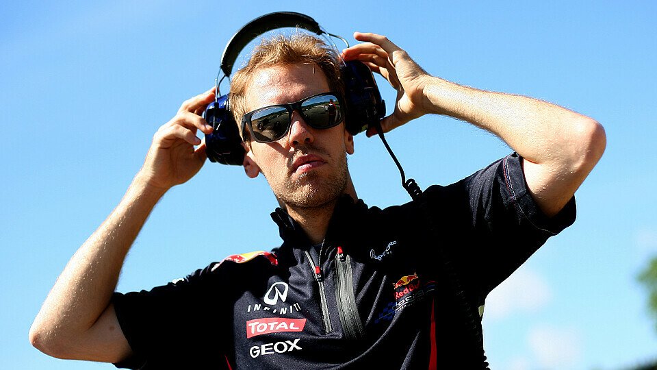 Ohren zu? Sebastian Vettel hörte in Silverstone nicht genau hin und erhielt in Hockenheim die Strafe dafür, Foto: Sutton