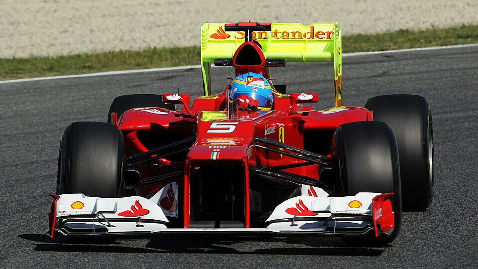 Alonso im ersten Barcelona-Training voran, Foto: Sutton