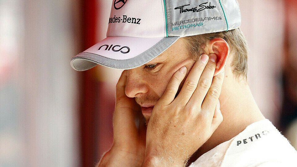 Nico Rosberg grübelt über den kuriosen Saisonverlauf, Foto: Mercedes AMG