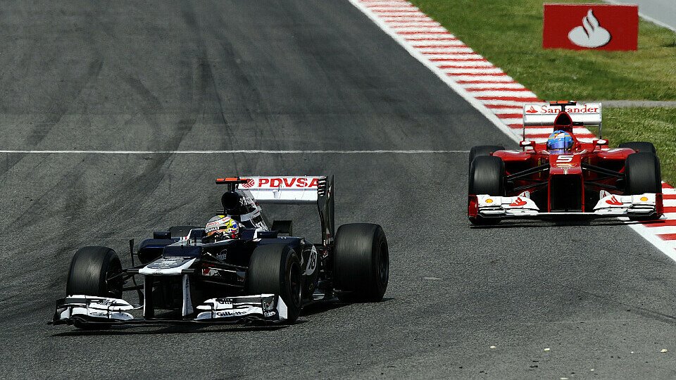 Pastor Maldonado holte sich die Führung von Fernando Alonso per Undercut zurück, Foto: Sutton Pastor Maldonado holte sich die Führung von Fernando Alonso per Undercut zurück, Foto: Sutton