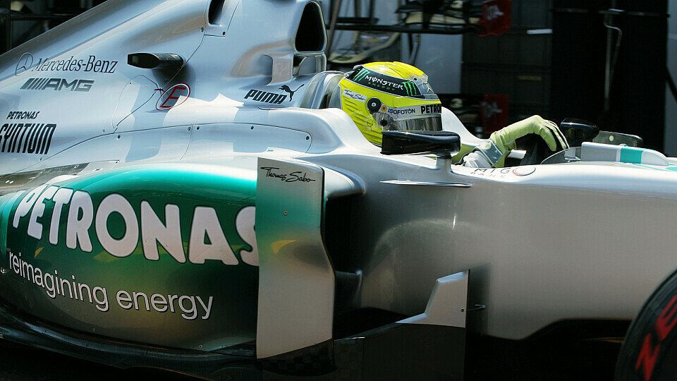 Rosberg plant am Start in Führung zu gehen, Foto: Sutton