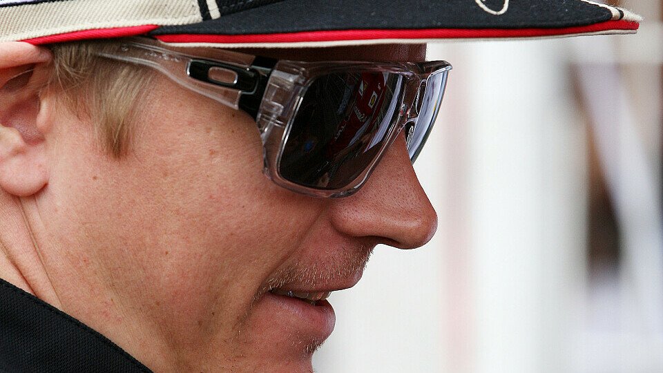 Kimi Räikkönen weiß, dass Lotus das Auto in einigen Bereichen noch verbessern muss, Foto: Sutton