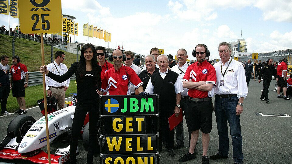Das Team wünscht John Bryant-Meisner rasche Genesung, Foto: Formel 3 Cup