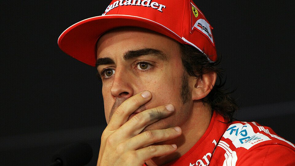 Fernando Alonso zerbricht sich nicht den Kopf, Foto: Sutton