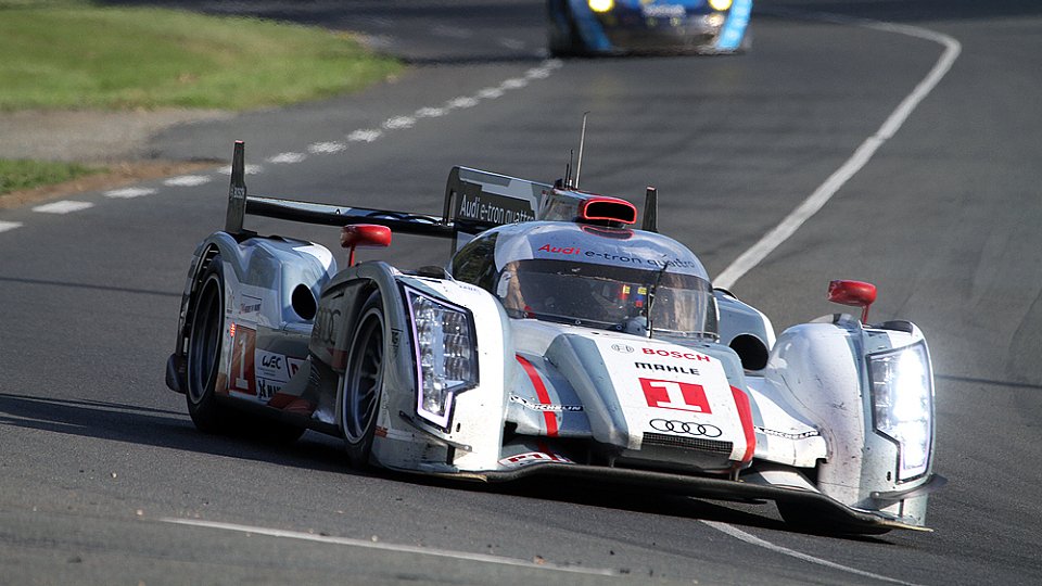 Der Audi R18 e-tron quattro triumphierte über den R18 ultra, Foto: Speedpictures Fotoagentur