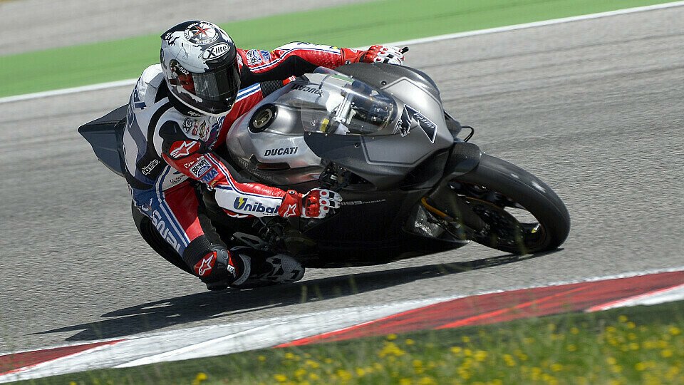Carlos Checa auf der 1199 Panigale, Foto: Ducati